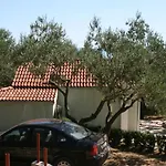 House With A Parking Space - 6770 מאקרסקה