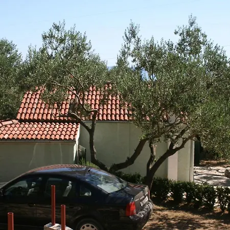 House With A Parking Space - 6770 Makarská