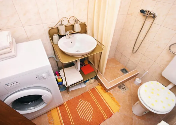 בית נופש House With A Parking Space - 6770 מאקרסקה